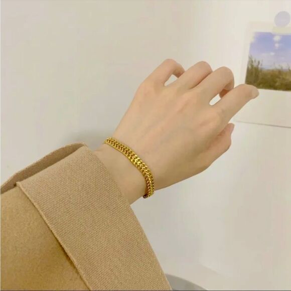 #31 Gold Woven Bracelet - Picture 5 of 5